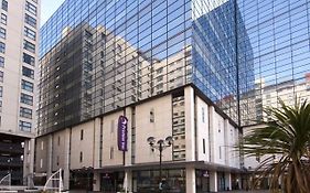 Premier Inn Cardiff City Centre